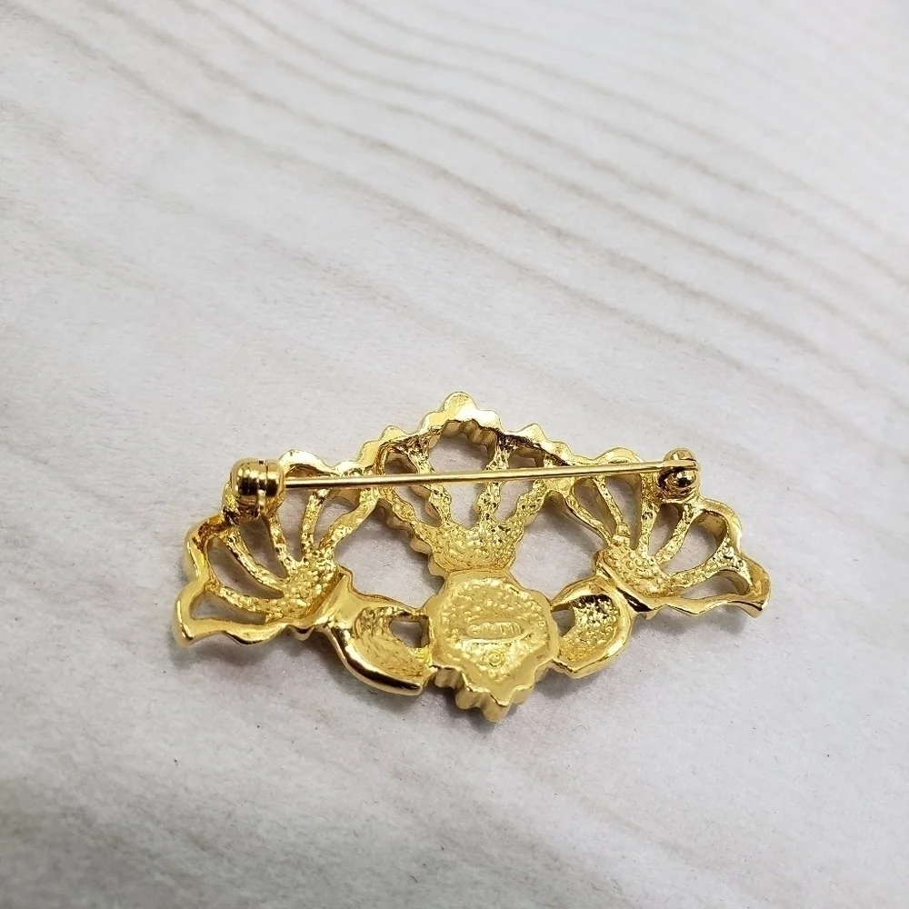 Vintage Avon Claddagh Pin Brooch 1.75